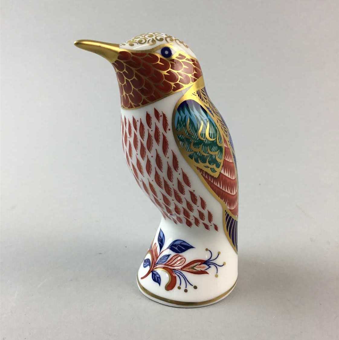 Lot 1 - A ROYAL CROWN DERBY PAPERWEIGHT IN THE FORM OF A BIRD