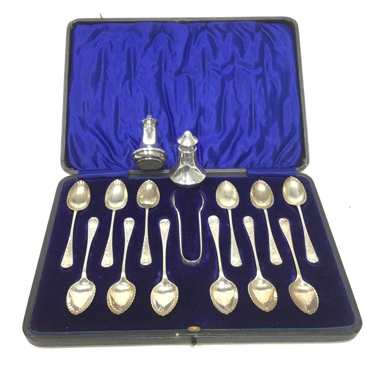 Lot 807 - A CASED SET OF SILVER TEASPOONS AND TONGS ALONG WITH TWO SHAKERS