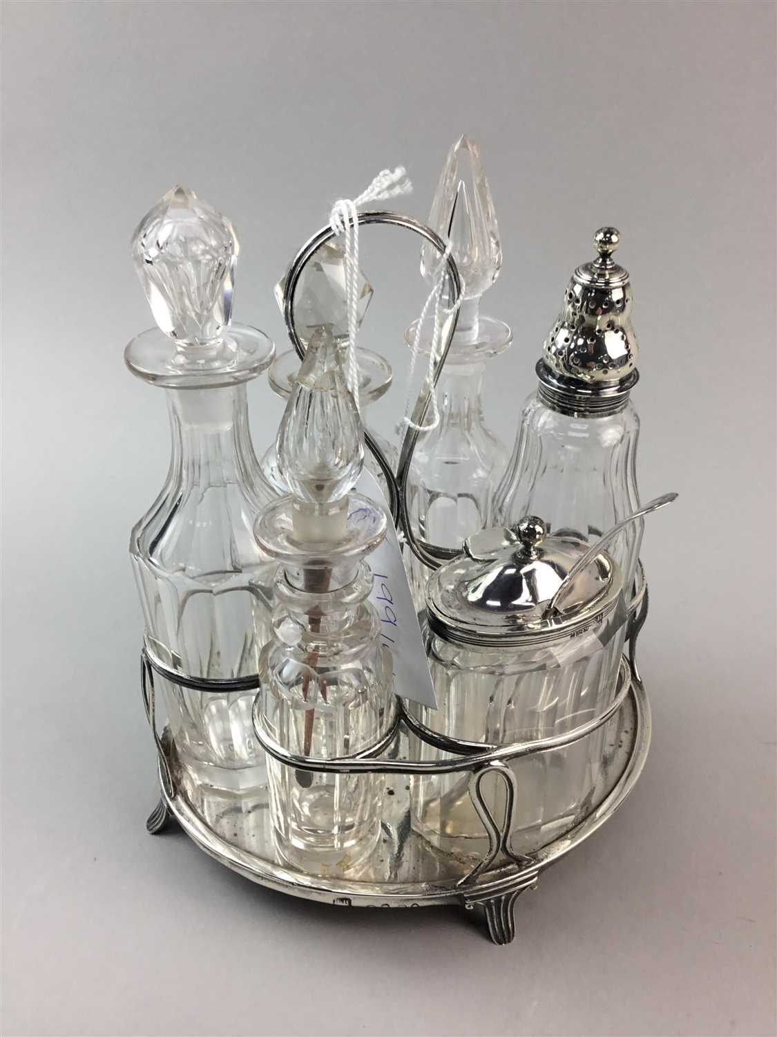 Lot 199 - A COLLECTION OF SILVER PLATED ITEMS