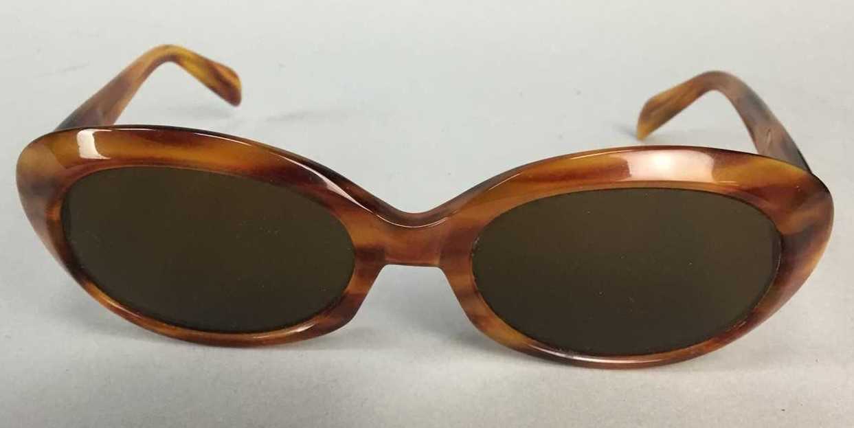 Lot 24 - A PAIR OF VINTAGE TORTOISESHELL EFFECT CARL ZEISS SUNGLASSES