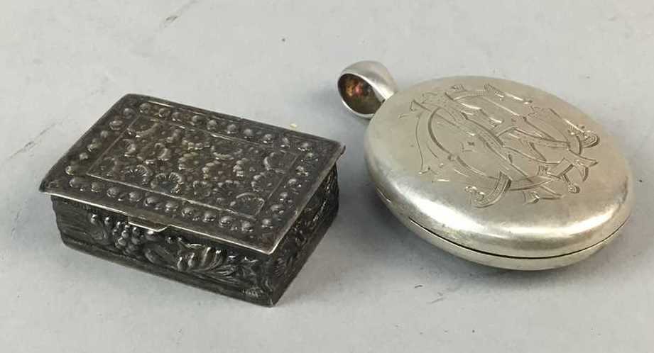 Lot 8 - A VICTORIAN LOCKET AND A SILVER PILL BOX