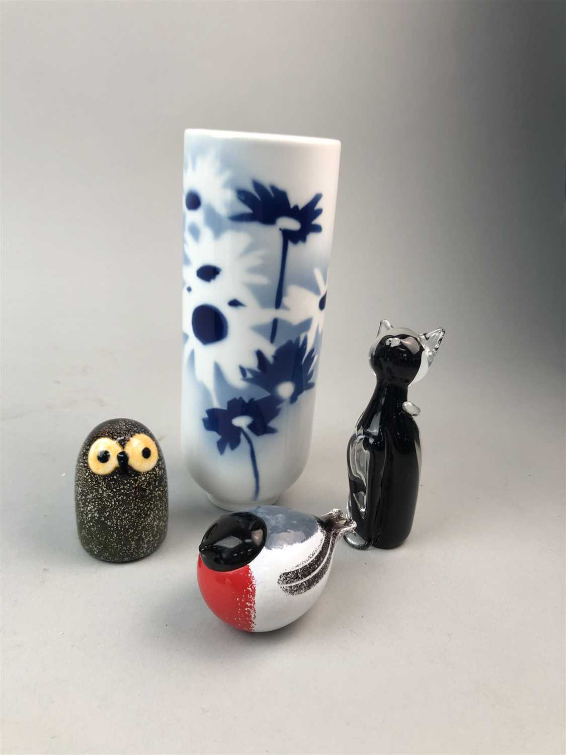 Lot 94 - A ROYAL COPENHAGEN WALL VASE AND CERAMIC AND GLASS ANIMAL FIGURES