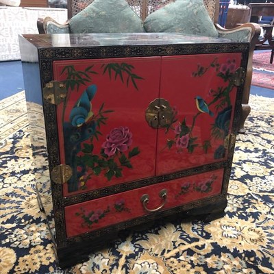 Lot 131 - A 20TH CENTURY CHINESE LACQUERED CABINET