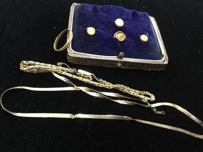 Lot 102 - AN EIGHTEEN CARAT GOLD WEDDING RING, GOLD NECKLACE, BRACELET AND FOUR GOLD STUDS