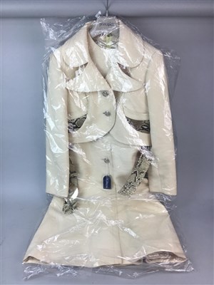 Lot 175 - WOLF H. BASSE - LADY'S TWO PIECE CREAM WOOL SUIT
