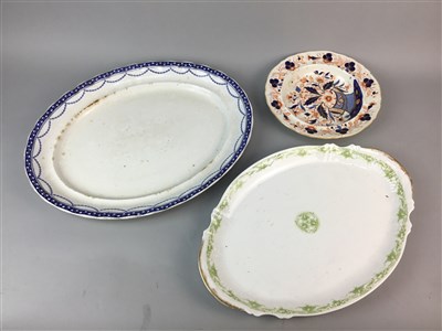 Lot 178 - A GROUP OF BLUE AND WHITE AND OTHER CERAMICS