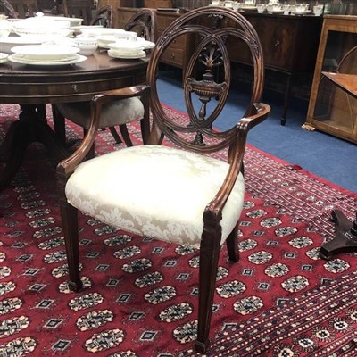 Lot 264 - A SET OF SIX MAHOGANY DINING CHAIRS