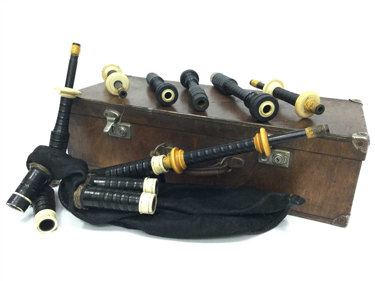 Lot 2 - A SET OF HIGHLAND BAGPIPES