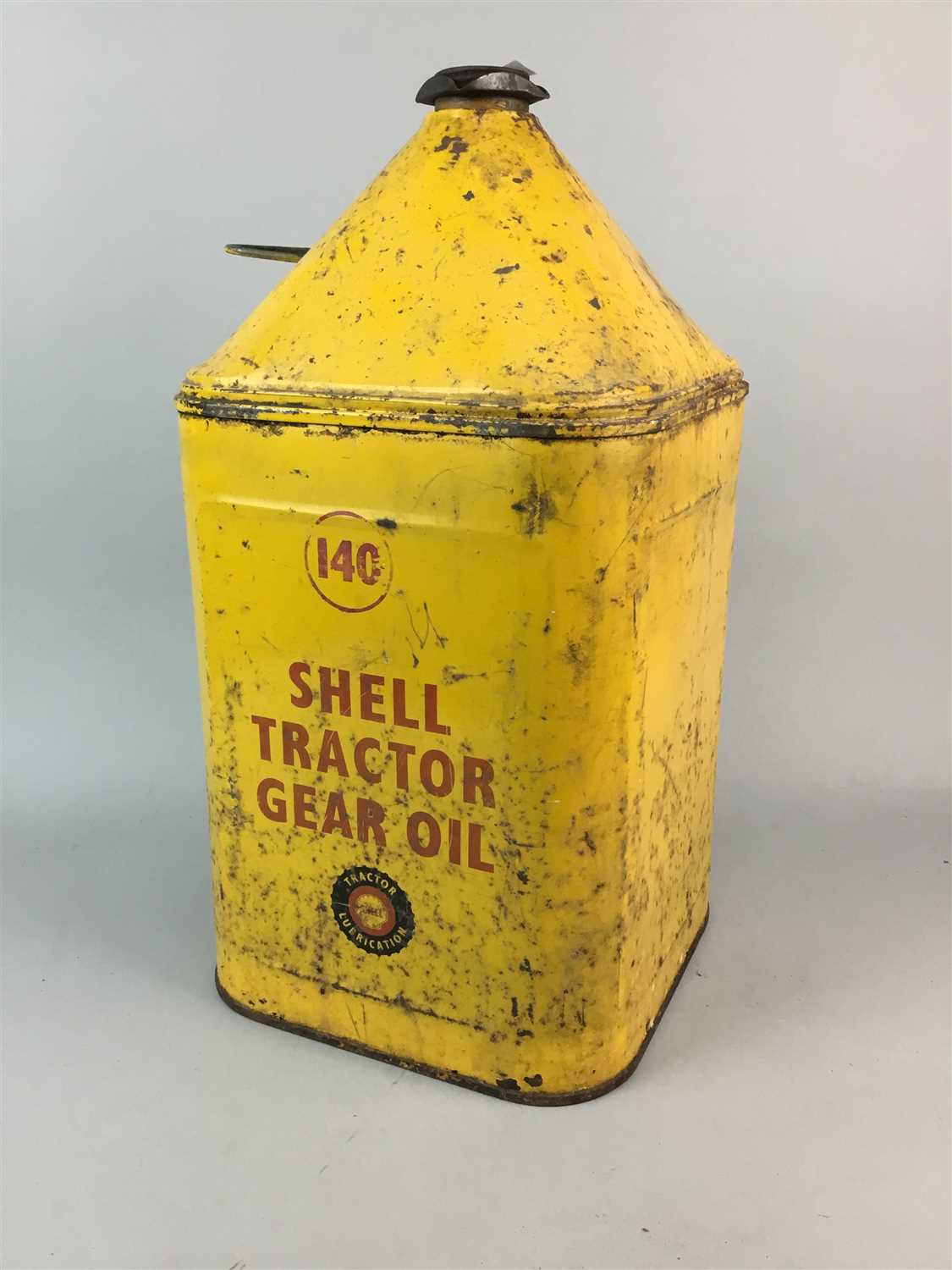 Lot 189 - A SHELL TRACTOR GEAR OIL CANNISTER