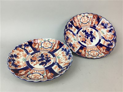 Lot 332 - A PAIR OF JAPANESE IMARI CHARGERS