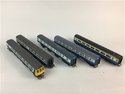 Lot 358 - A COLLECTION OF HORNBY AND OTHER TRAINS AND ACCESSORIES
