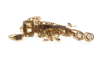 Lot 210 - A COLLECTION OF GOLD JEWELLERY