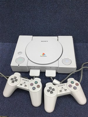 Lot 368 - A SONY PLAYSTATION GAMES CONSOLE AND ACCESSORIES