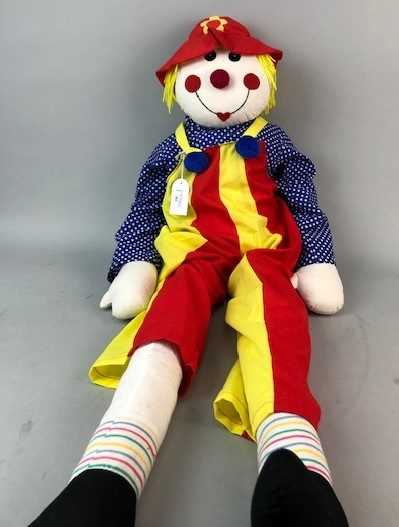 Lot 382 - A SOFT TOY OF A CLOWN