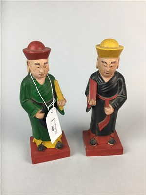 Lot 389 - A LOT OF TWO 20TH CENTURY CHINESE FIGURES OF DIGNITARIES