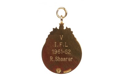 Lot 1944 - BOBBY SHEARER 'CAPTAIN CUTLASS' OF RANGERS F.C. - HIS S.F.L. GOLD MEDAL 1962