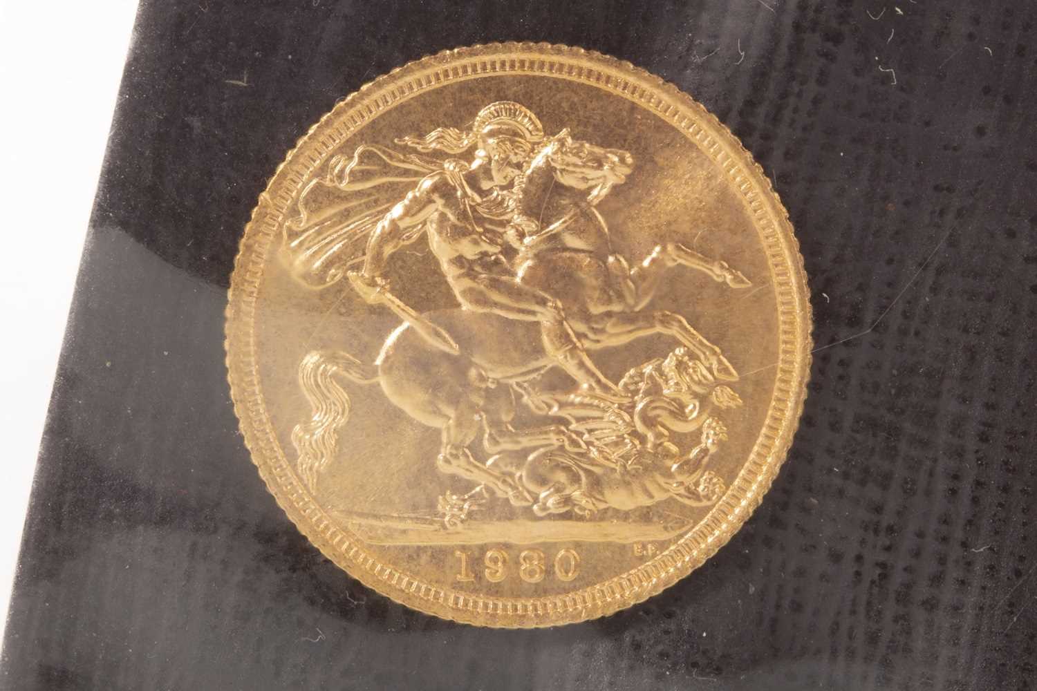 Lot 535 - A GOLD SOVEREIGN , 1980