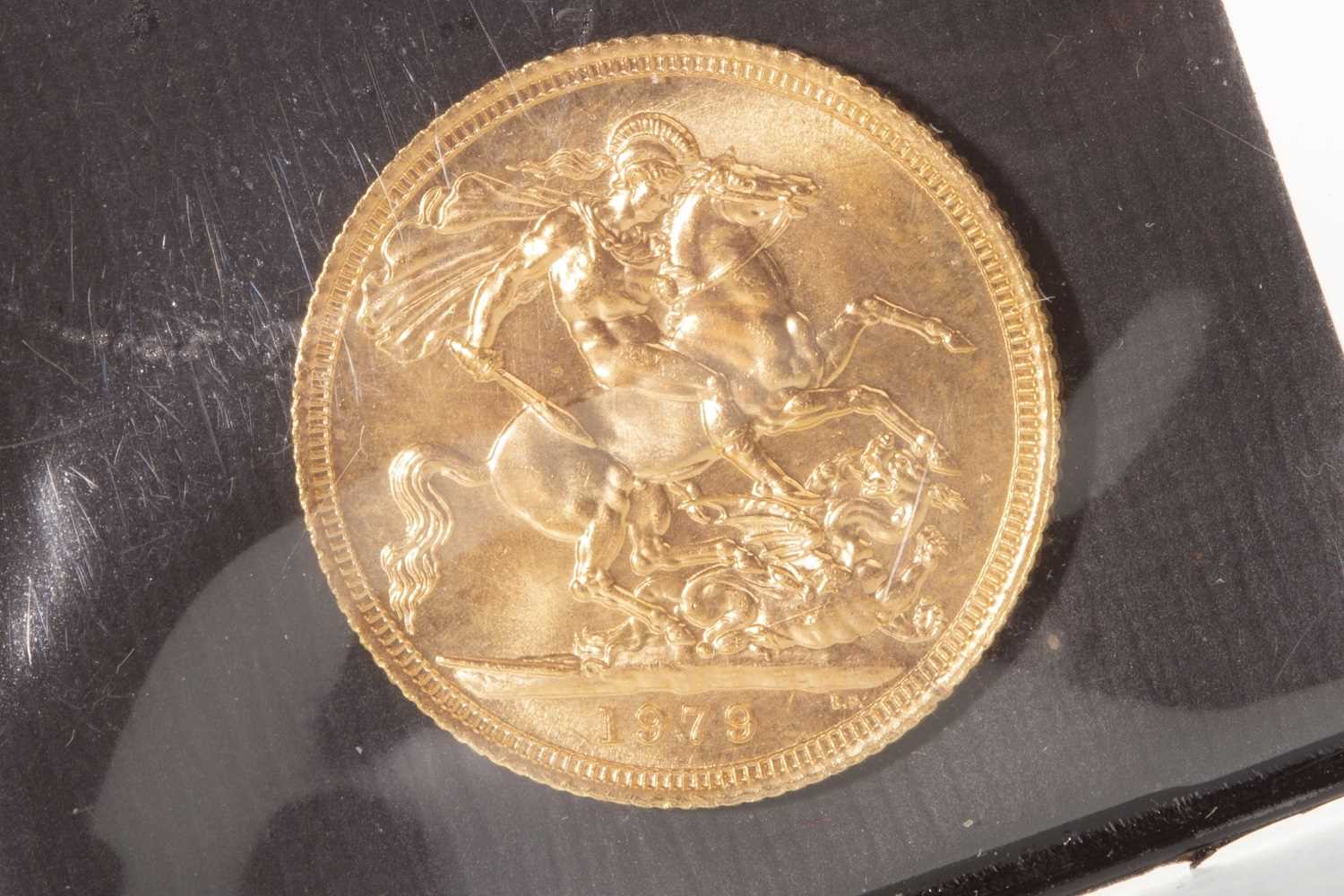 Lot 542 - A GOLD SOVEREIGN, 1979