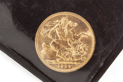 Lot 543 - A GOLD SOVEREIGN, 1982