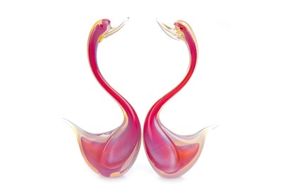 Lot 1273 - A PAIR OF OPALESCENT MURANO GLASS SWANS