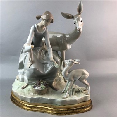 Lot 216 - A LARGE LLADRO FIGURE GROUP OF 'GIRL WITH GAZELLE'