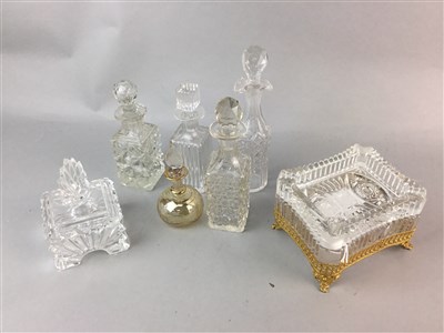 Lot 100 - A COLLECTION OF CRYSTAL SCENT BOTTLES AND TRINKET BOXES