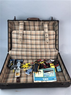 Lot 162 - A VINTAGE SUITCASE WITH TOY CARS