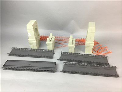 Lot 364 - A TRIANG R264 GRAND VICTORIAN SUSPENSION BRIDGE AND OTHER MODEL RAILWAY ACCESSORIES