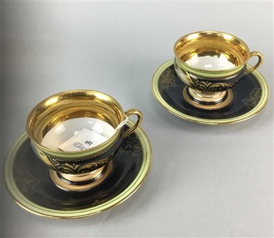 Lot 169 - A PAIR OF CONTINENTAL CABINET CUPS AND SAUCERS
