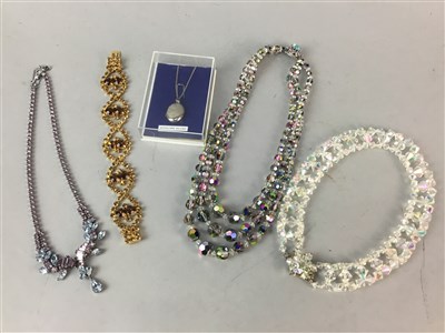 Lot 55 - A LOT OF GOLD, SILVER AND OTHER JEWELLERY