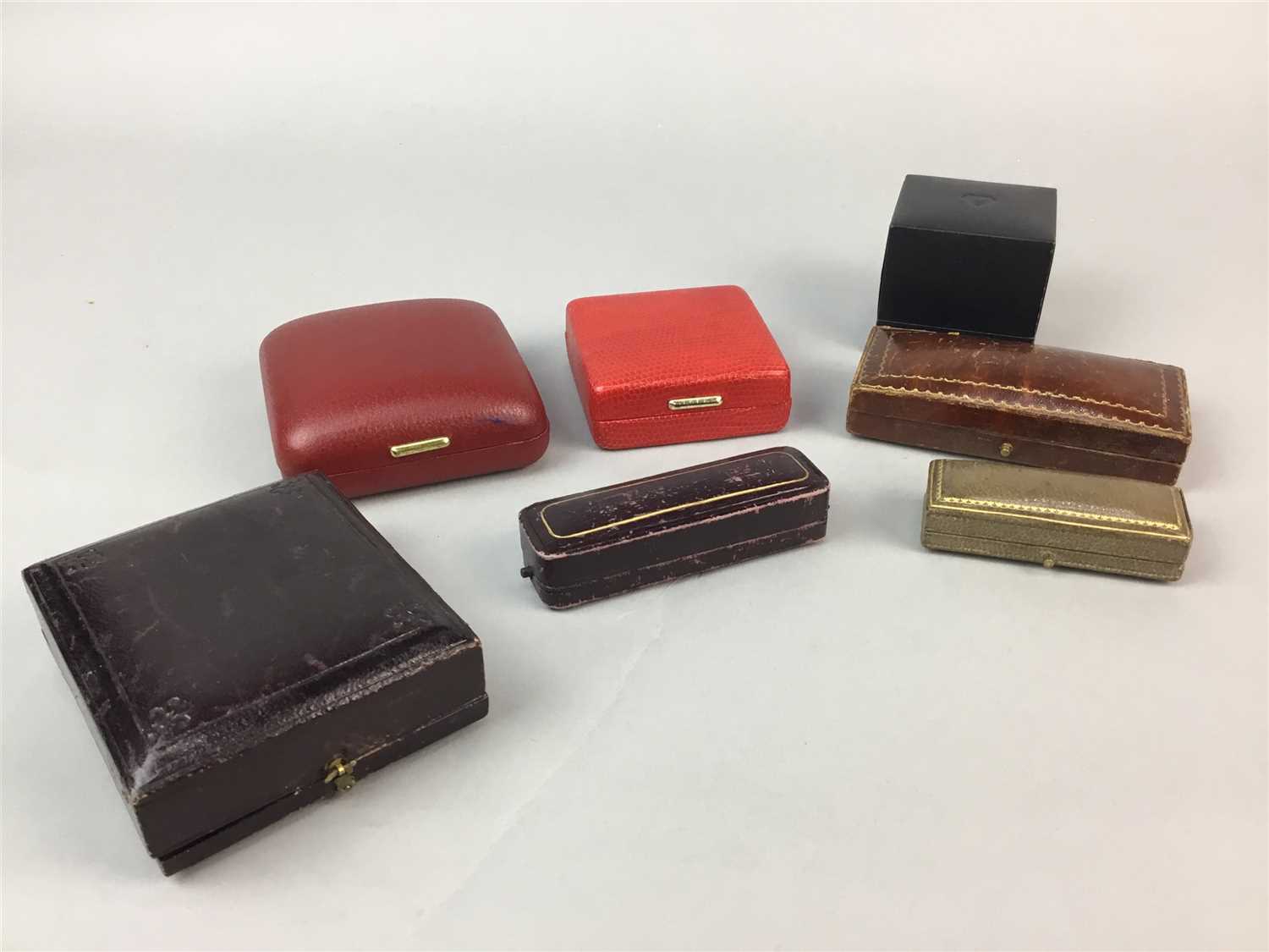 Lot 7 - A COLLECTION OF VINTAGE JEWELLERY BOXES