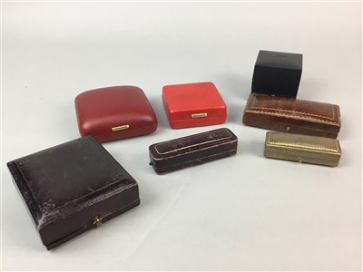 Lot 7 - A COLLECTION OF VINTAGE JEWELLERY BOXES
