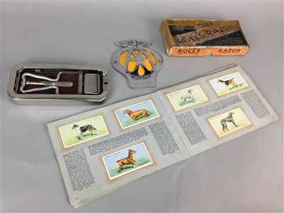 Lot 404 - AN AA BADGE, CIGARETTE CARDS AND WATCH PARTS