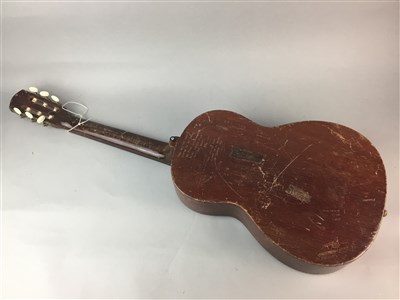 Lot 415 - A VINTAGE ACOUSTIC GUITAR