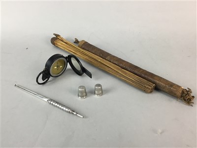 Lot 423 - A POCKET COMPASS, PEN AND THIMBLES