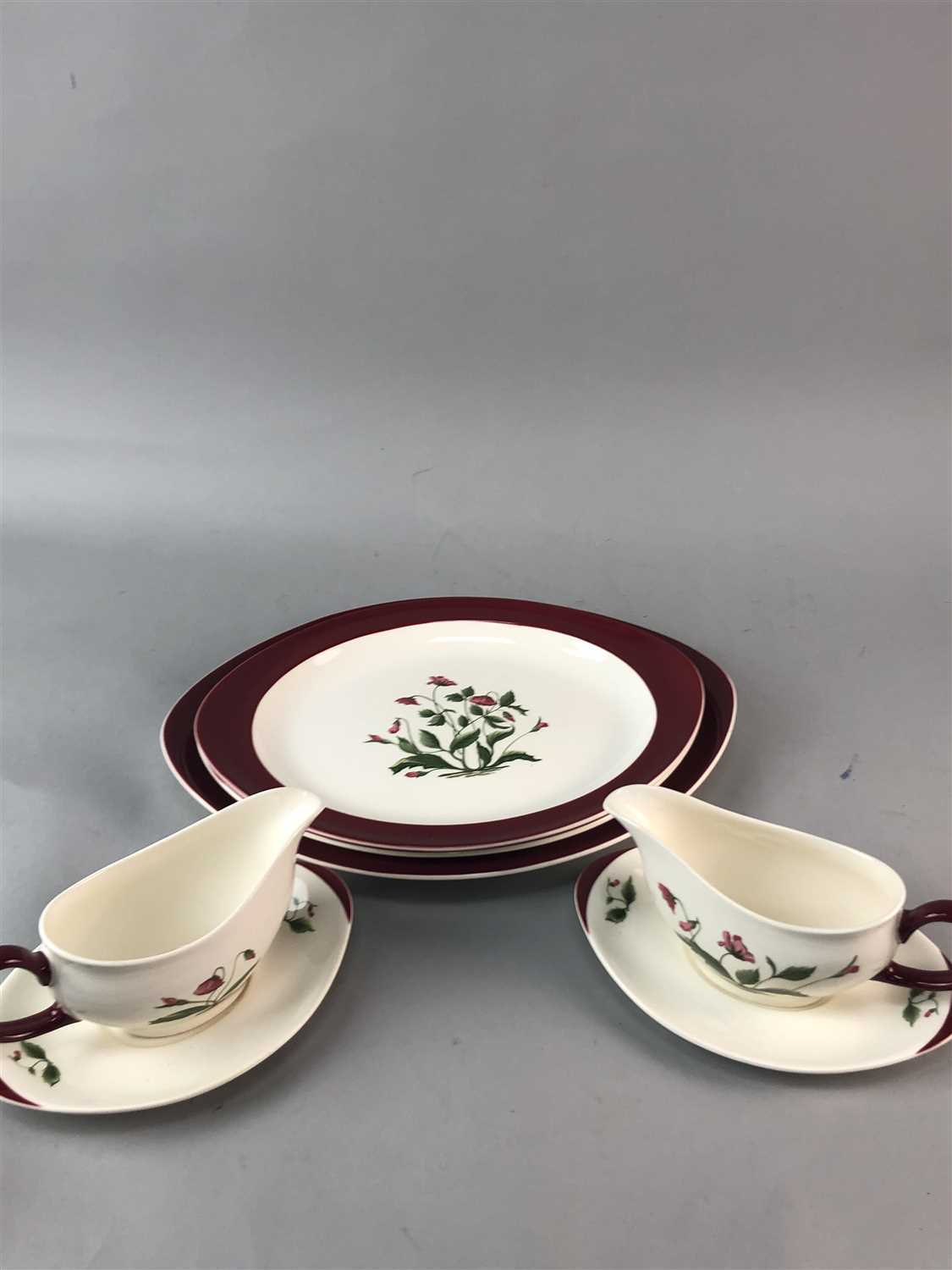 Lot 309 - A WEDGWOOD MAYFIELD DINNER SERVICE