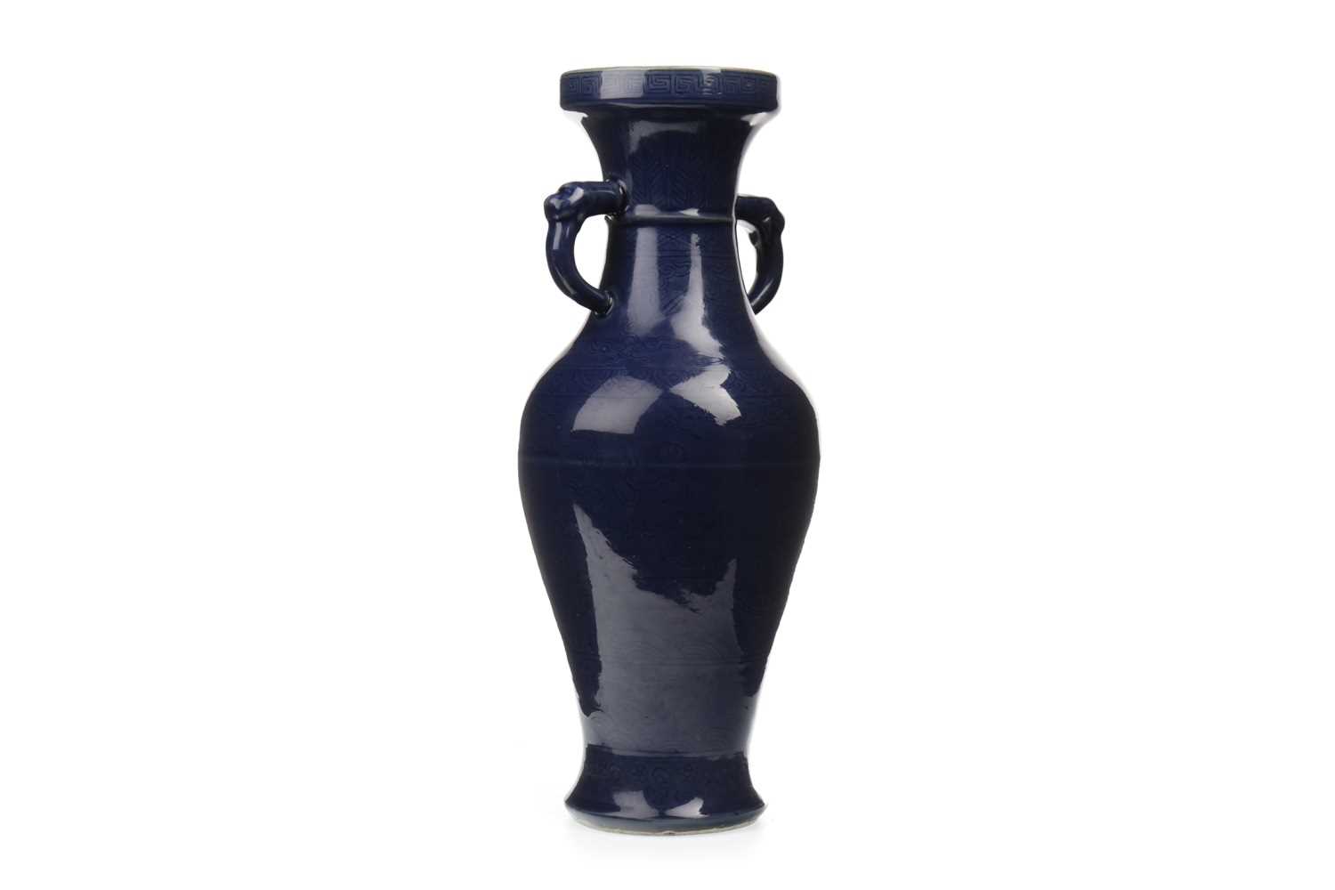 Lot 1017 - AN EARLY 20TH CENTURY CHINESE VASE