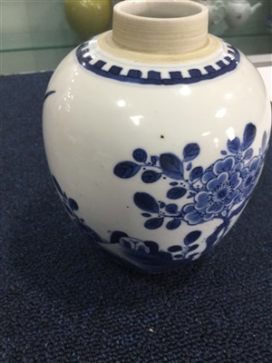 Lot 1172 - AN EARLY 20TH CENTURY CHINESE BLUE AND WHITE GINGER JAR