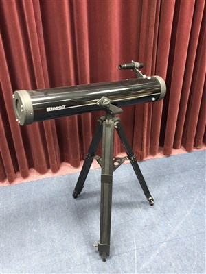 Lot 441 - A MODERN TASCO TELESCOPE ON TRIPOD STAND