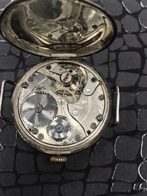 Lot 797 - A GENTLEMAN'S SILVER MANUAL WIND TRENCH WATCH