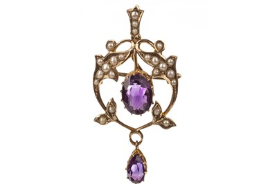 Lot 92 - AN ART NOUVEAU GEM AND SEED PEARL BROOCH PENDANT