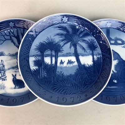 Lot 39 - SIX ROYAL COPENHAGEN CABINET PLATES AND OTHER CERAMIC PLATES