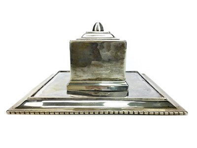 Lot 802 - AN EARLY 20TH CENTURY DANISH SILVER INKWELL BY M BALLINS