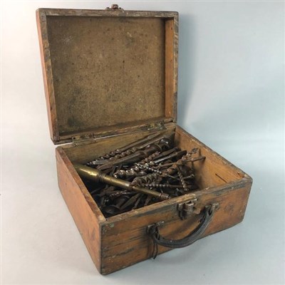 Lot 326 - A LOT OF VINTAGE TOOLS