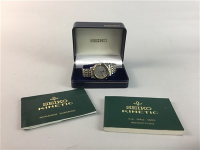 Lot 339 - A GENTLEMAN'S SEIKO KINETIC WRIST WATCH