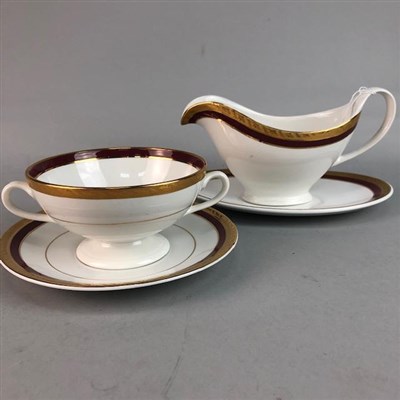 Lot 341 - A SIMPSONS 'CHINASTYLE' PATTERN PART DINNER SERVICE