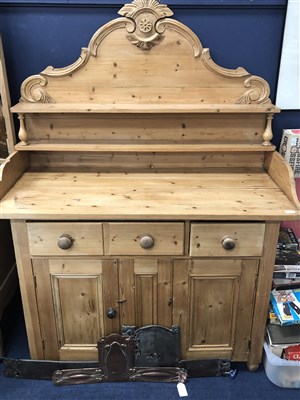 Lot 427 - A 20TH CENTURY PINE DRESSER