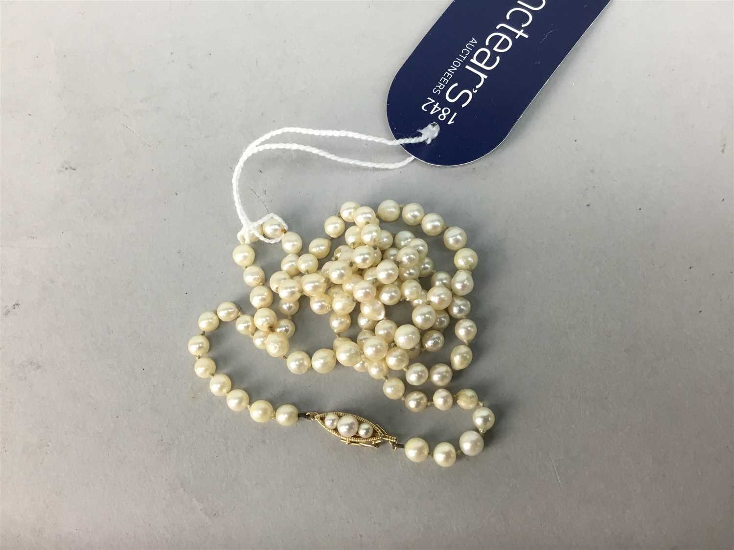 Lot 310 - A CULTURED PEARL NECKLACE