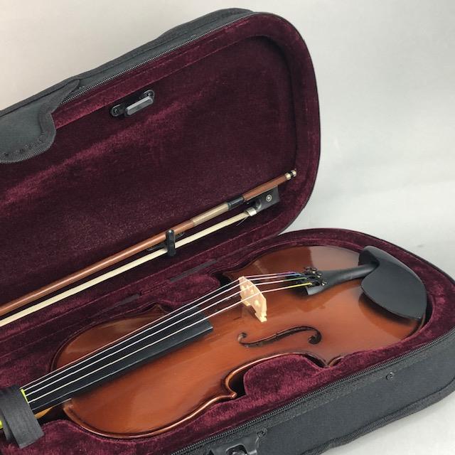 Lot 350 A FULL SIZE VIOLIN AND BOW IN FITTED CASE