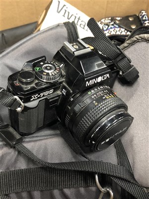 Lot 377 - A COLLECTION OF CAMERAS